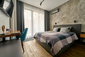 Luxury 2 Bedroom Apartment - Private Garden